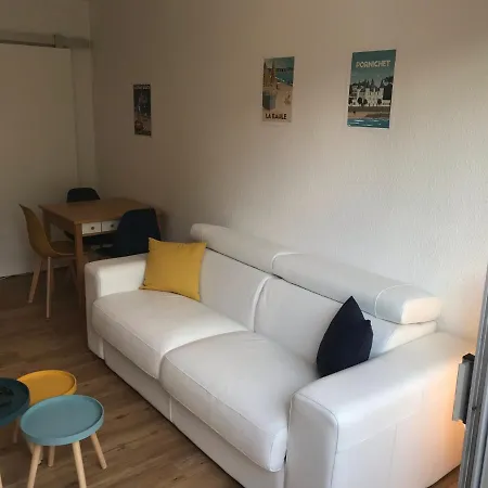 Les Petrels Avec Terrasse Et Jardinet A 2 Pas De La *